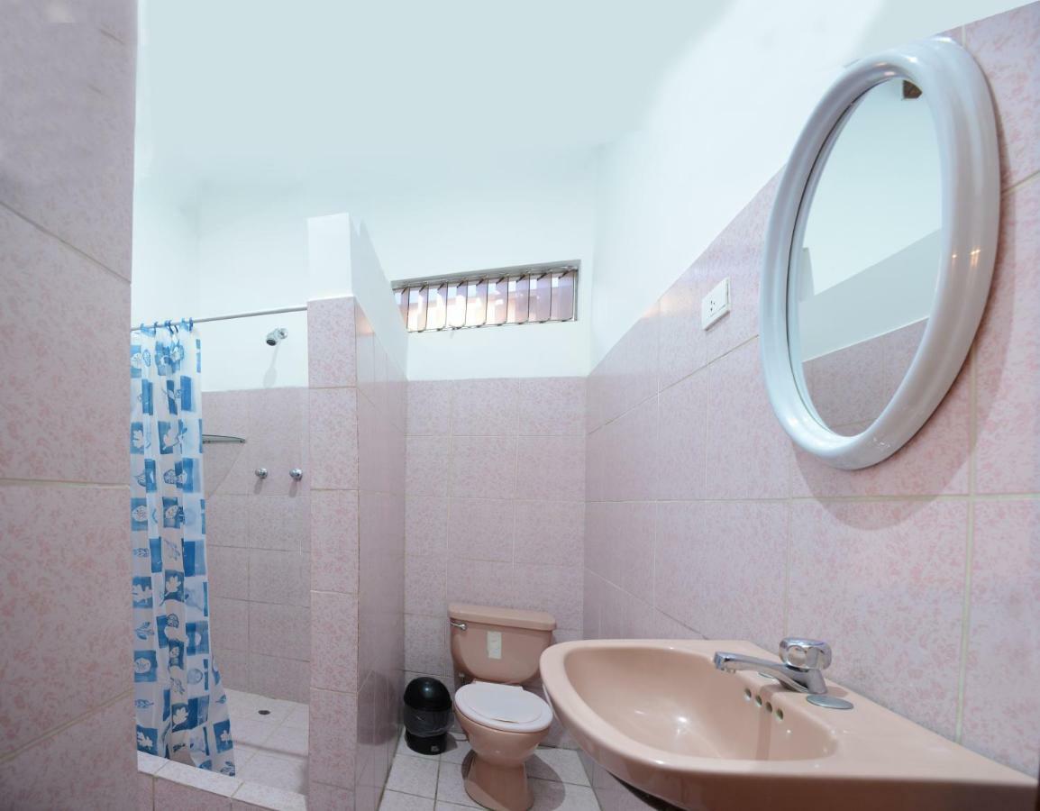 Hostal Casa Blanca Tarapoto Exteriér fotografie